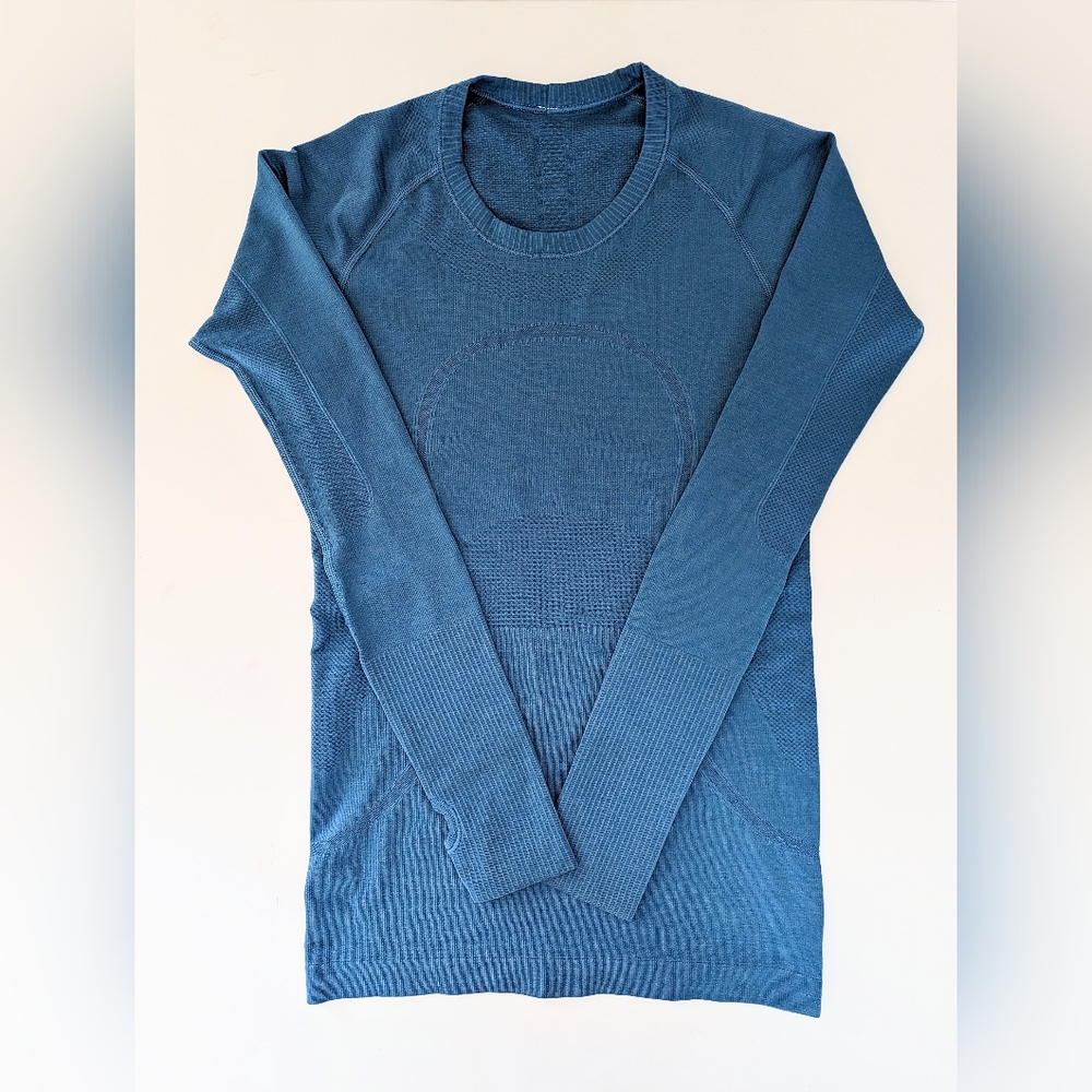 Lululemon - Swiftly Tech Long Sleeve Crew - Blue - Size 8